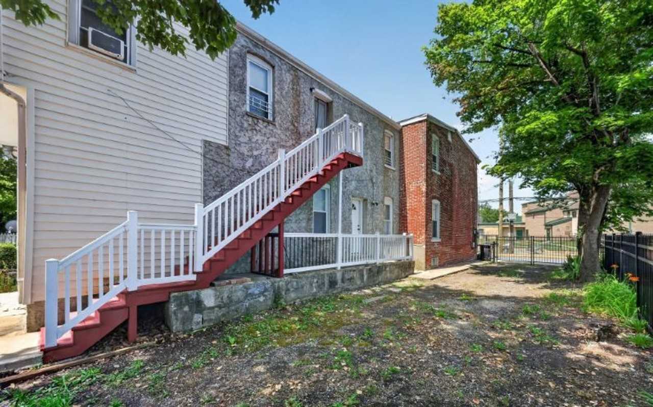606 S Claymont St - Photo 4 of 12