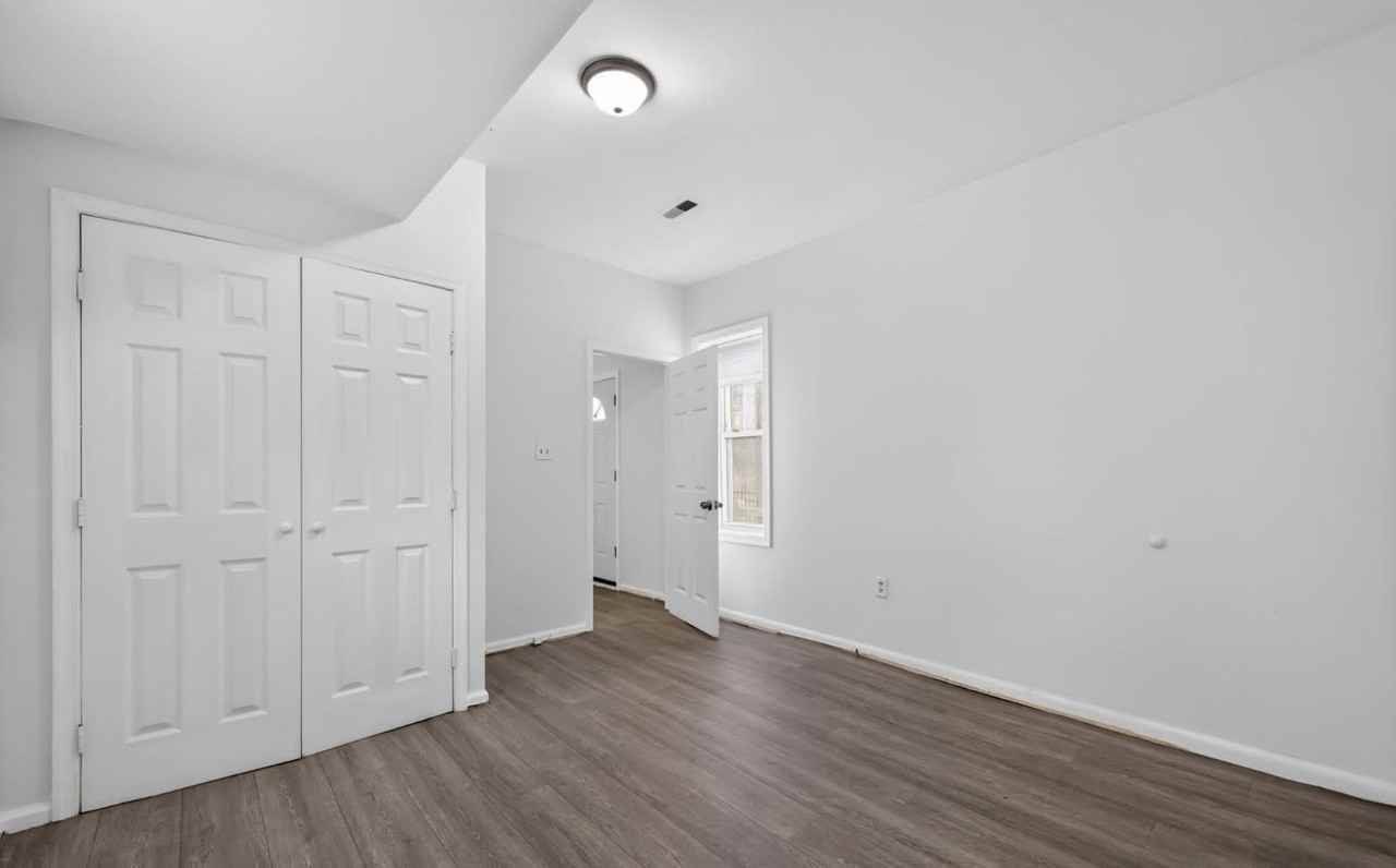 606 S Claymont St - Photo 6 of 12