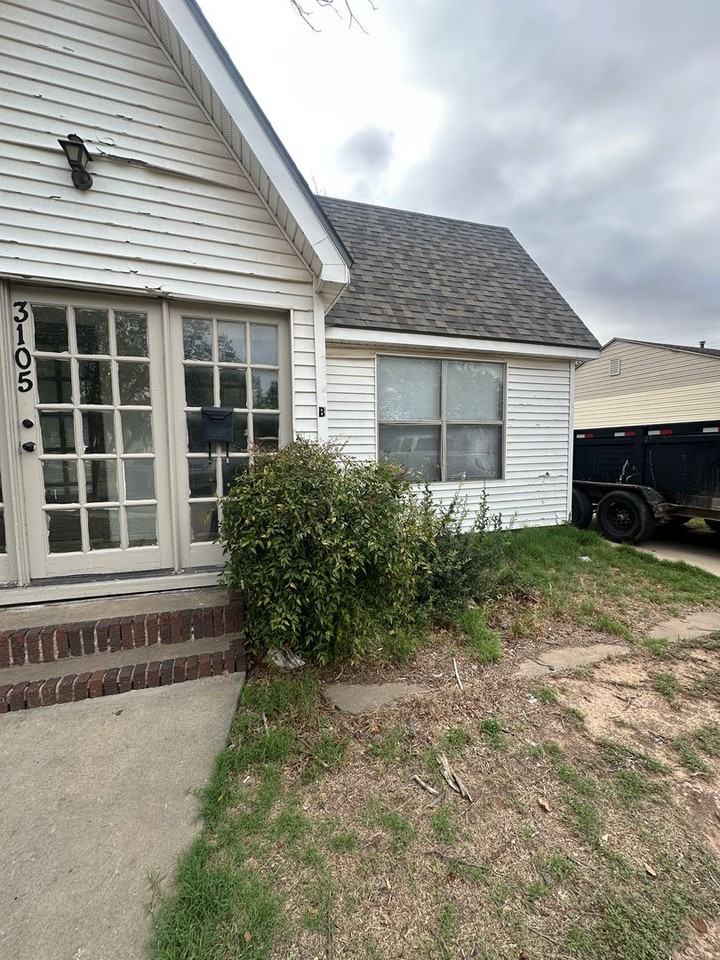 3105 S Harrison St - Photo 2 of 16