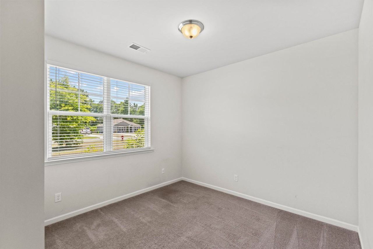 810 Lenox Dr - Photo 2 of 22