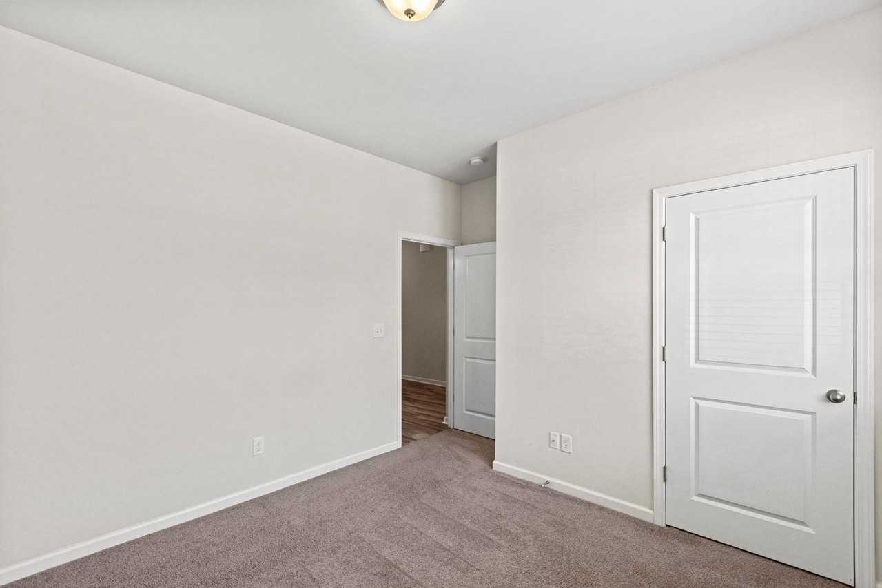810 Lenox Dr - Photo 3 of 22