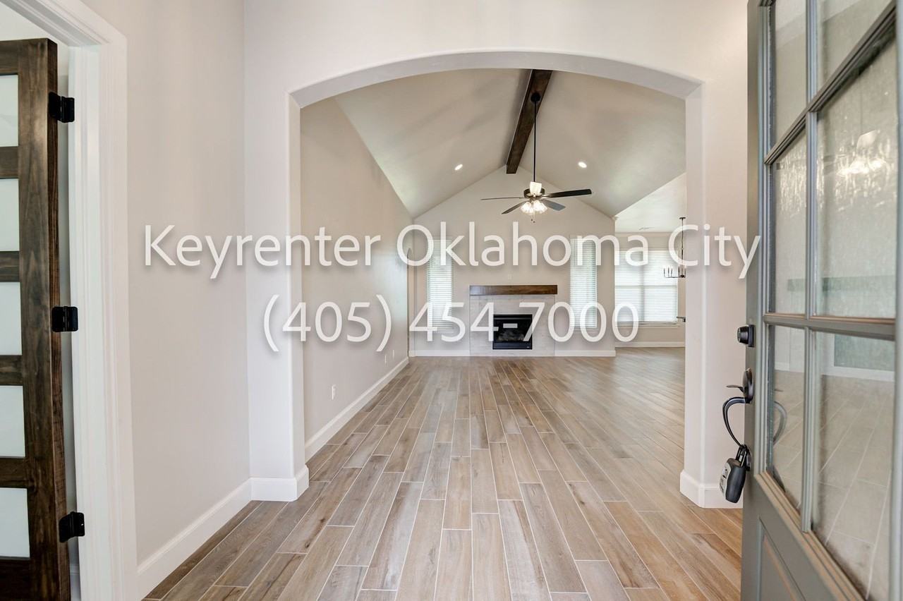 9301 Sw 44th Ter - Photo 7 of 43