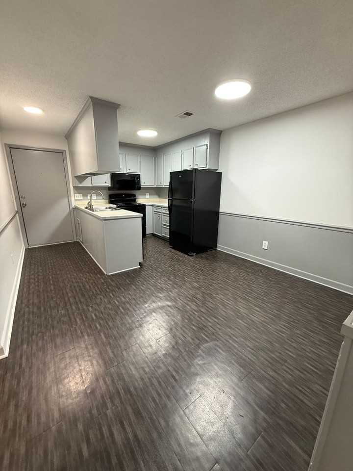 2210 W Jody Rd - Photo 3 of 9