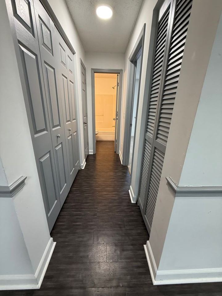 2210 W Jody Rd - Photo 4 of 9