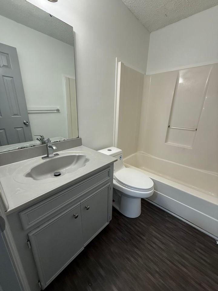 2210 W Jody Rd - Photo 5 of 9