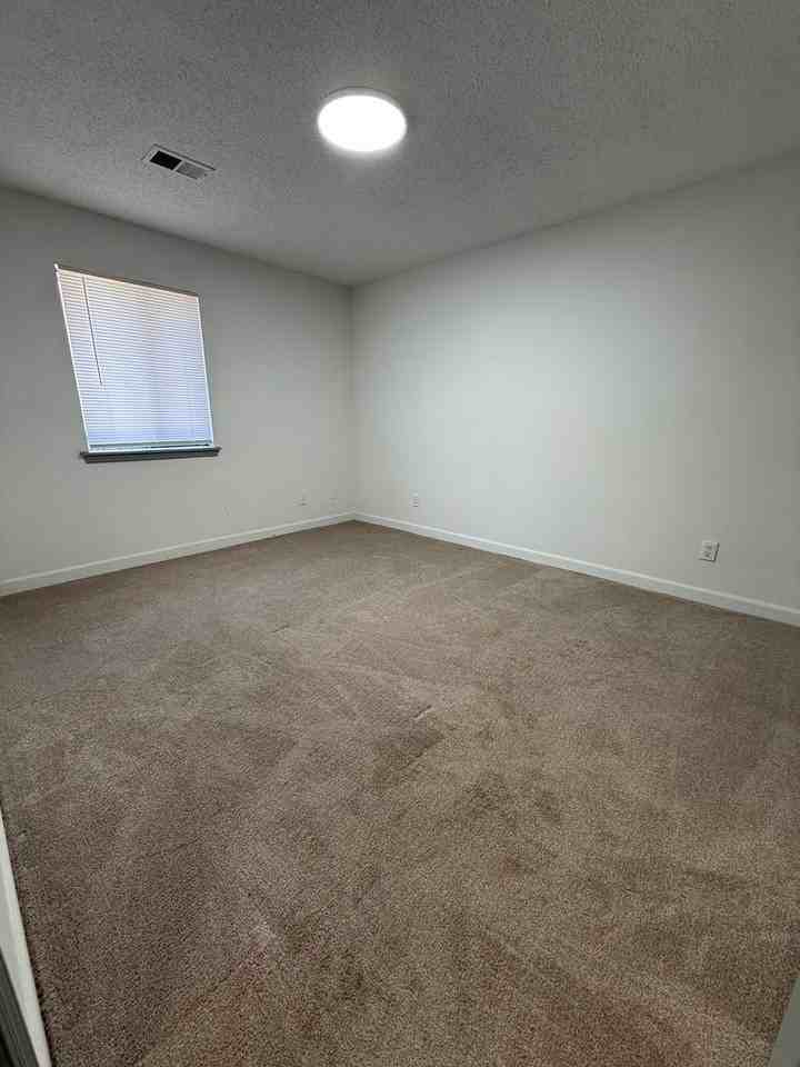 2210 W Jody Rd - Photo 6 of 9