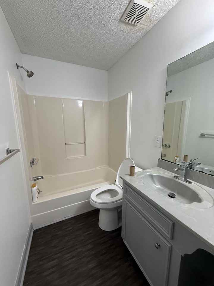 2210 W Jody Rd - Photo 7 of 9