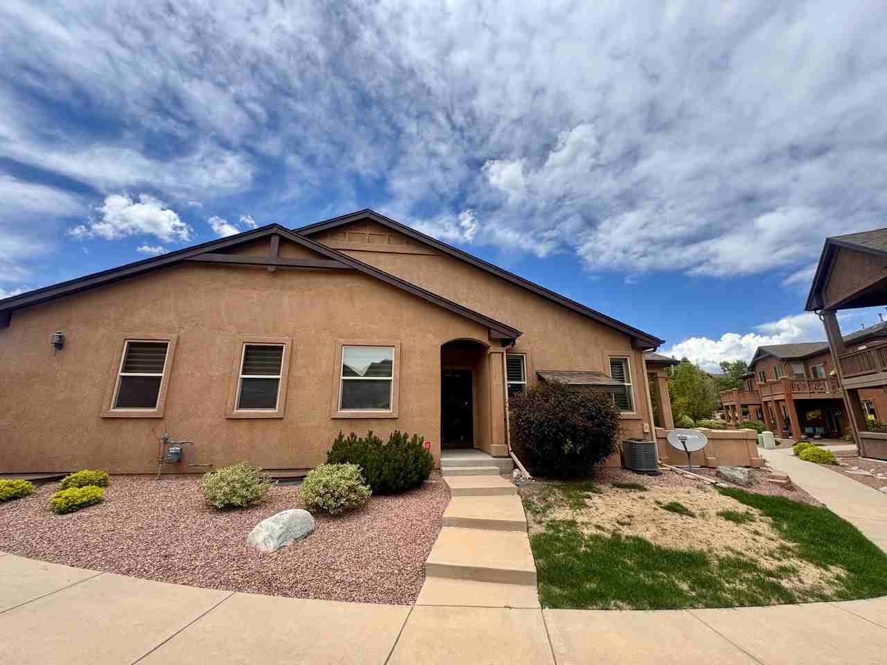 8475 Glen Carriage Grv - Photo 3 of 40