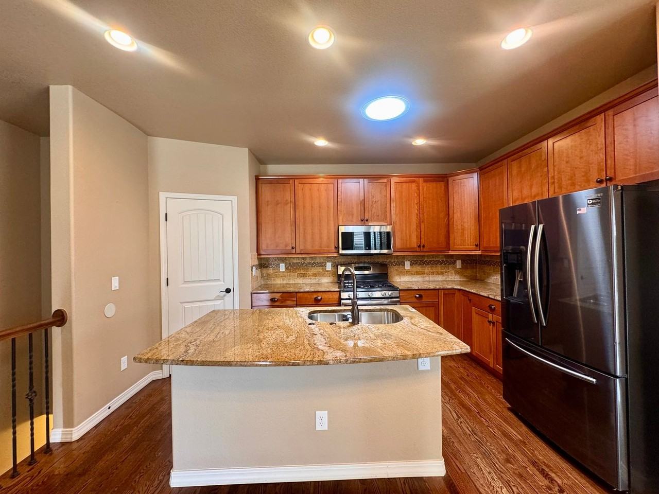 8475 Glen Carriage Grv - Photo 6 of 40