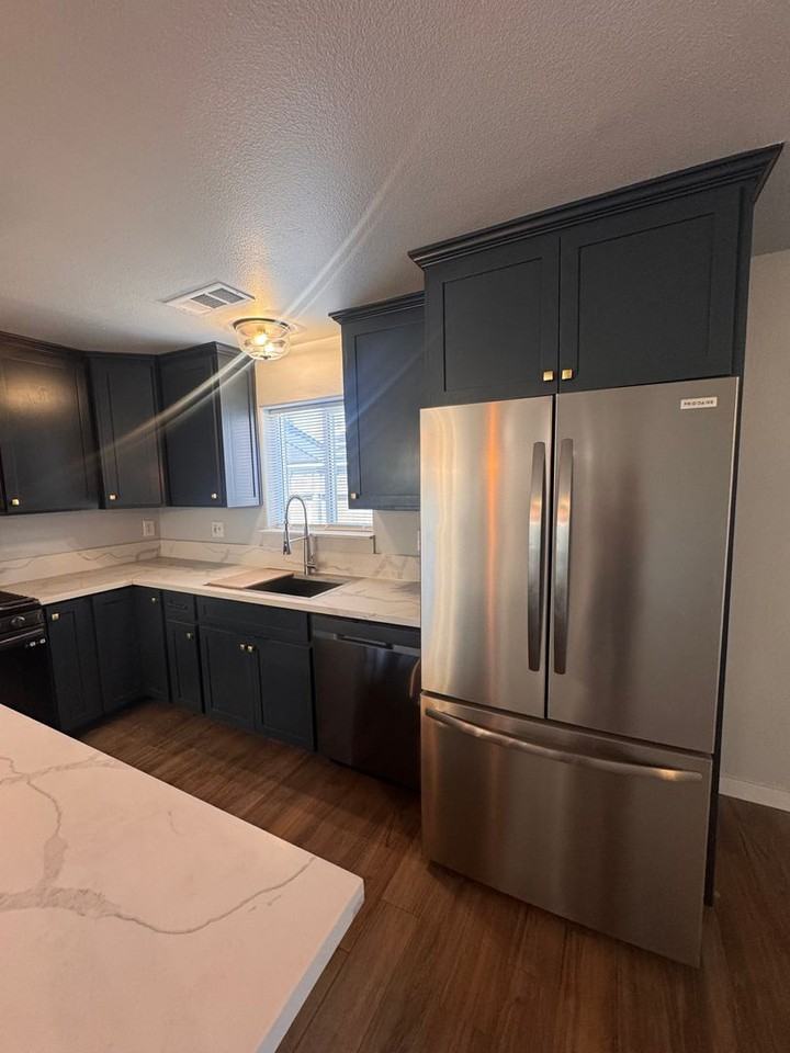 3872 E Ashlan Ave - Photo 6 of 24