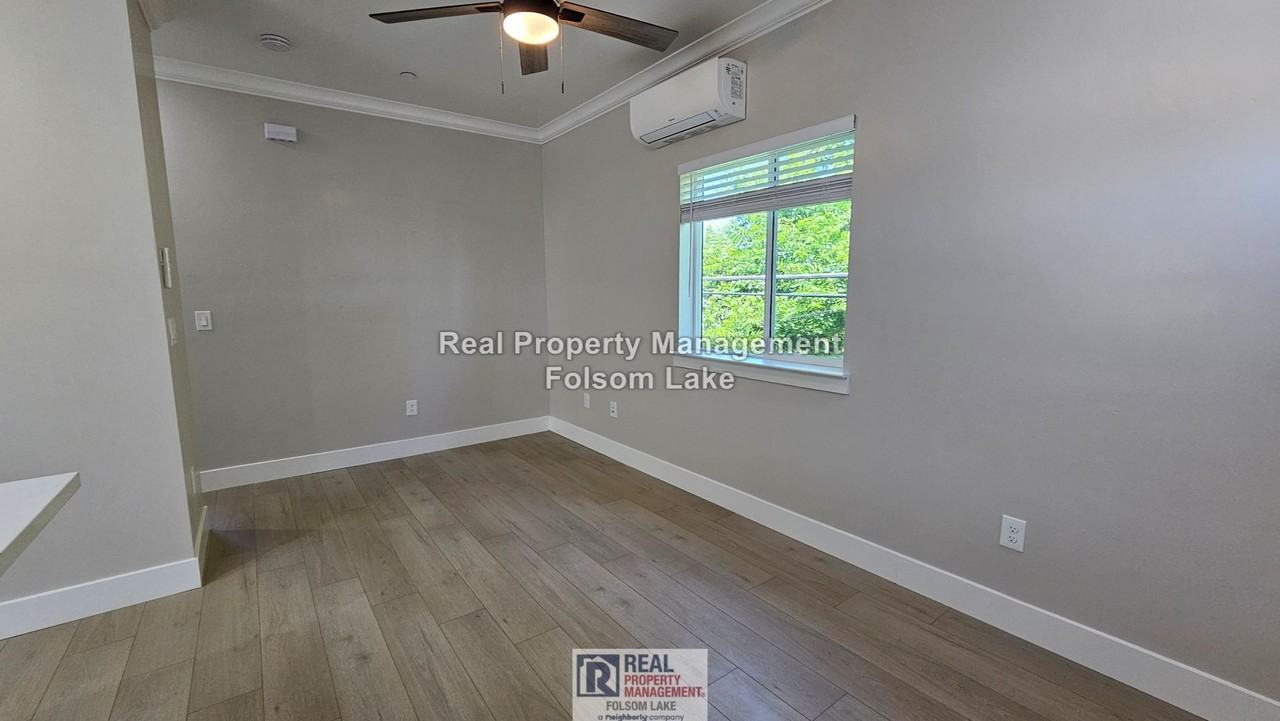 5431 Bradford Dr - Photo 5 of 19