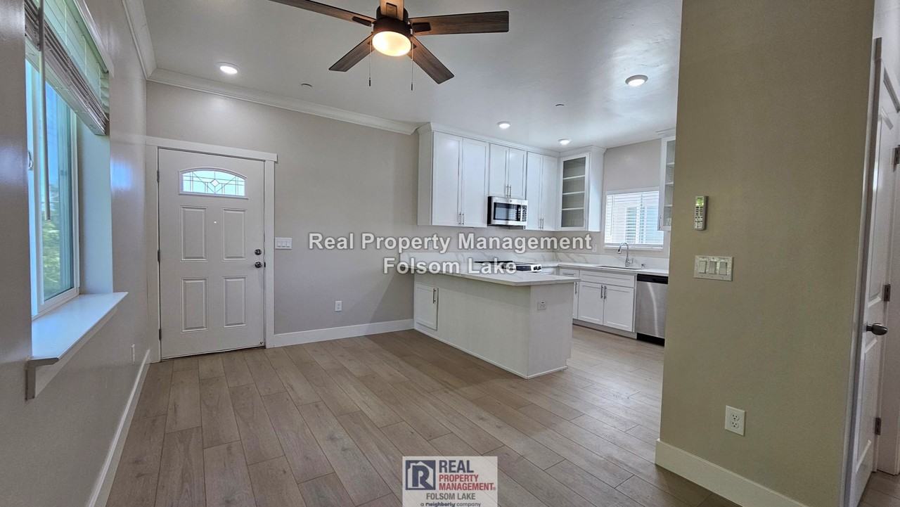 5431 Bradford Dr - Photo 6 of 19