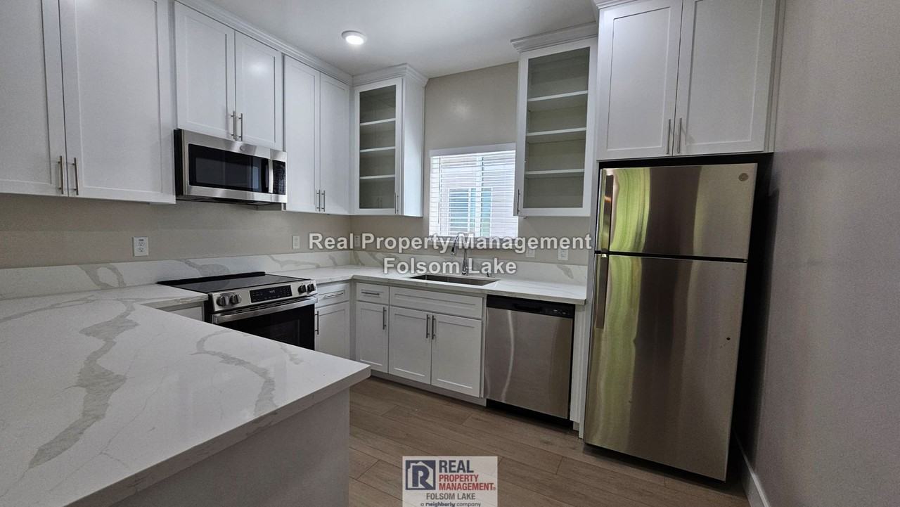 5431 Bradford Dr - Photo 7 of 19