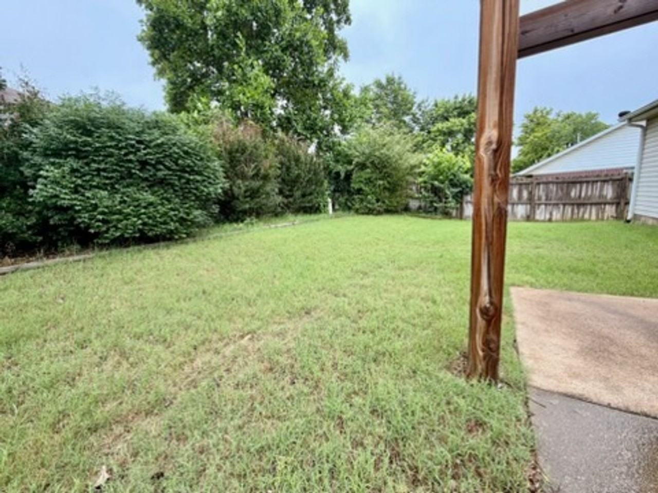 833 S Eastview Dr - Photo 5 of 9