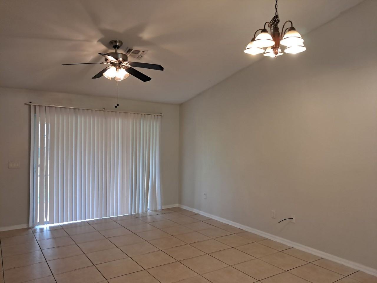 4868 Golfview Blvd - Photo 3 of 10