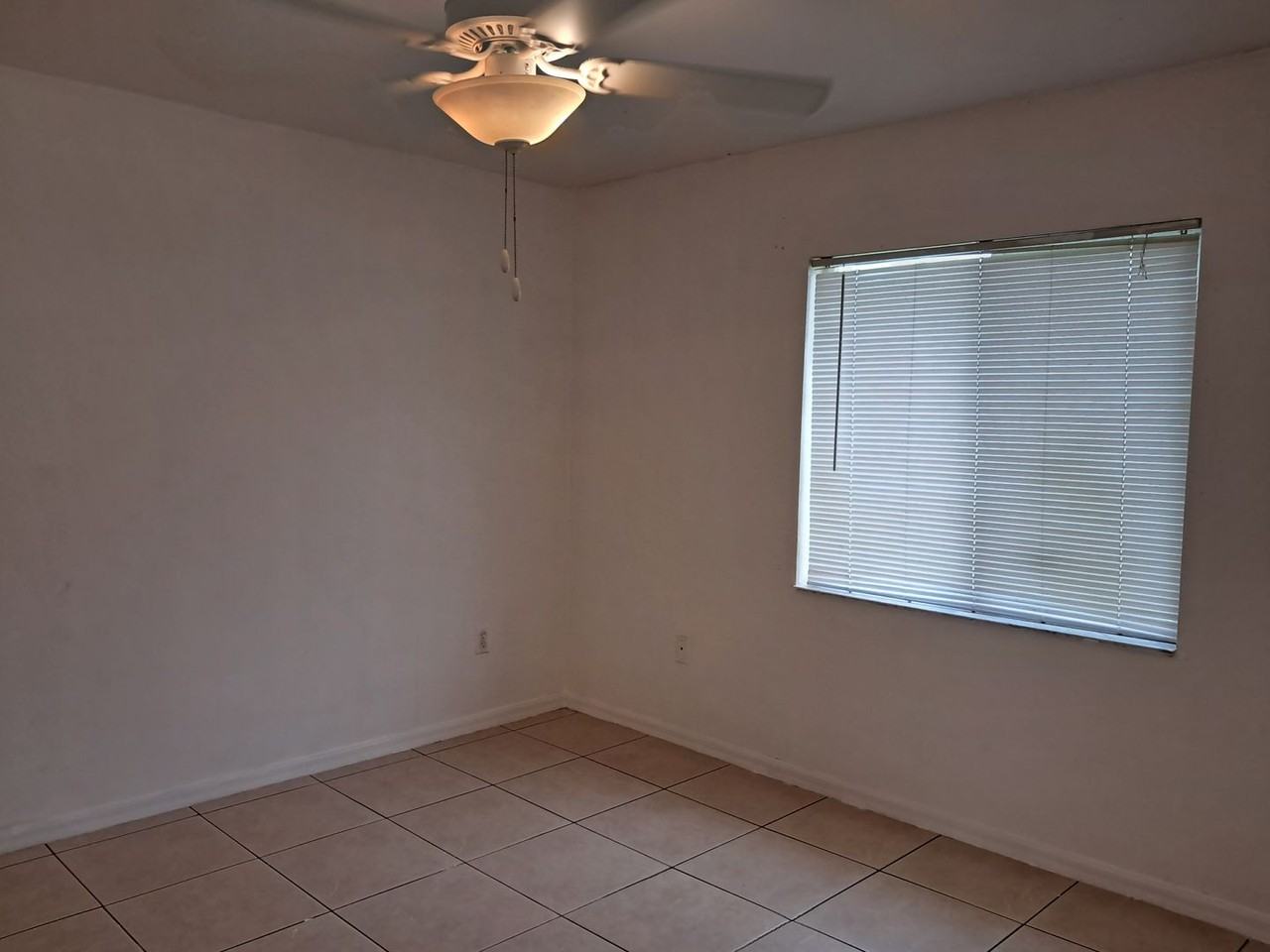 4868 Golfview Blvd - Photo 5 of 10