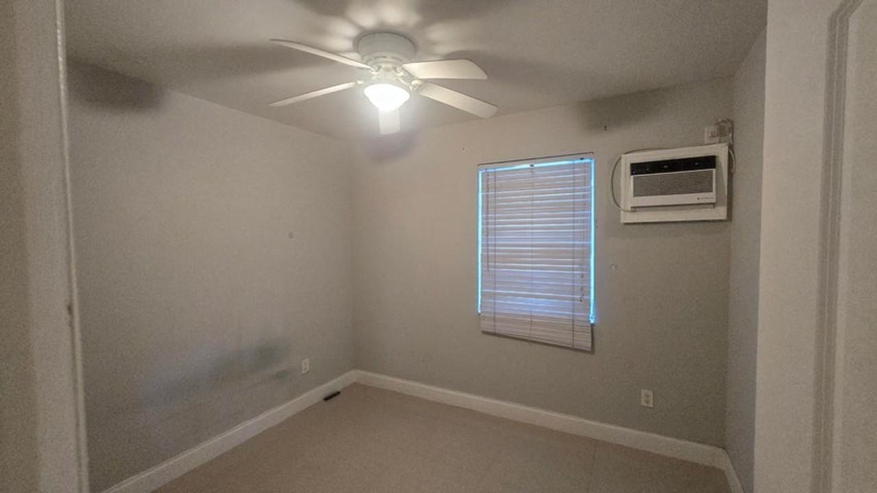 1933 Ne 48th St - Photo 5 of 11