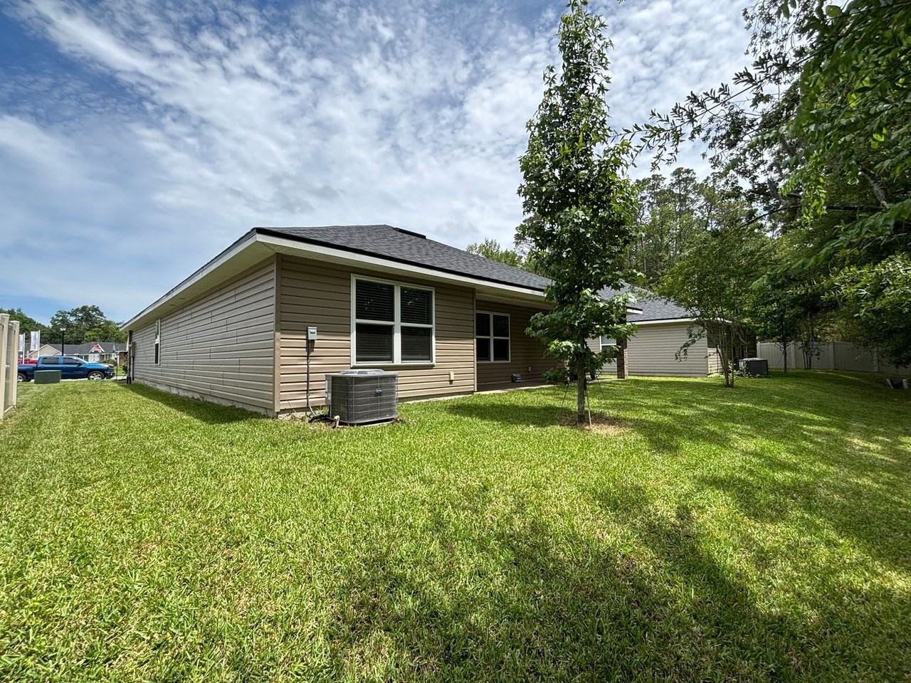 8112 Helmsley Blvd - Photo 4 of 19