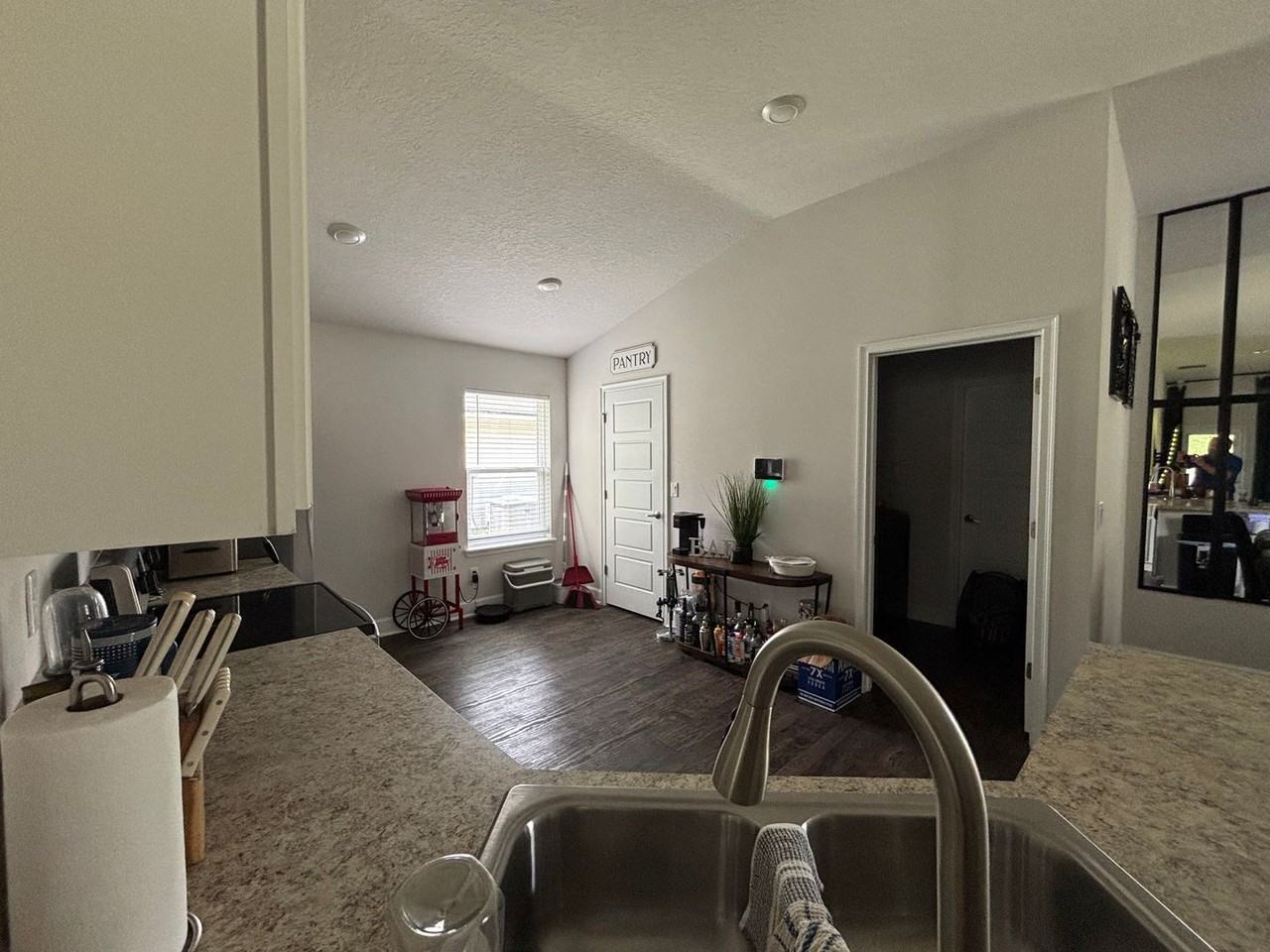 8112 Helmsley Blvd - Photo 7 of 19
