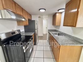 featured image of 715 Mary St #13