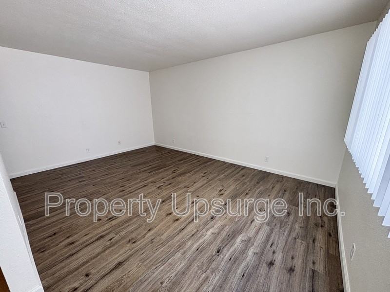 715 Mary St #13 - Photo 6 of 12