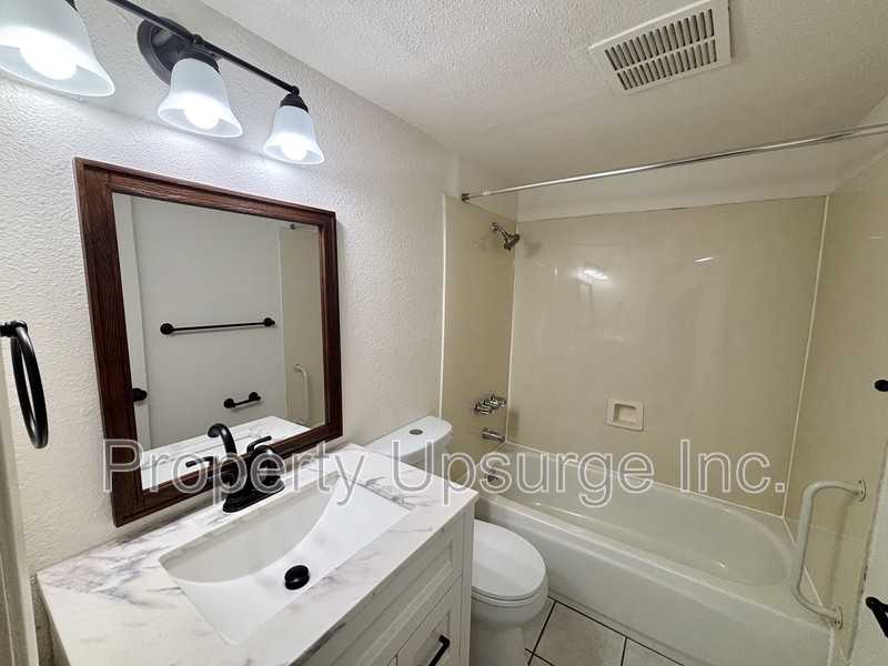 715 Mary St #13 - Photo 7 of 12
