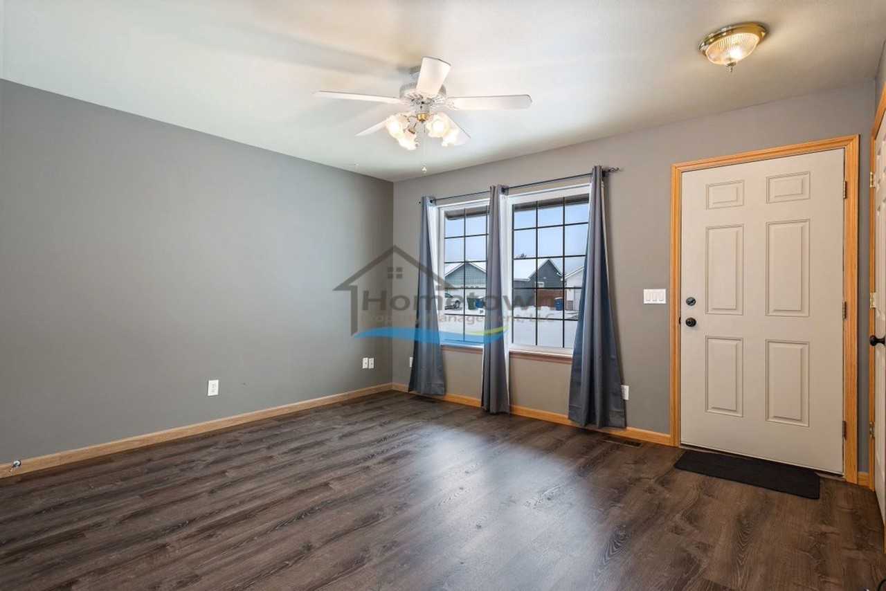 880 N Tucson St - Photo 5 of 33