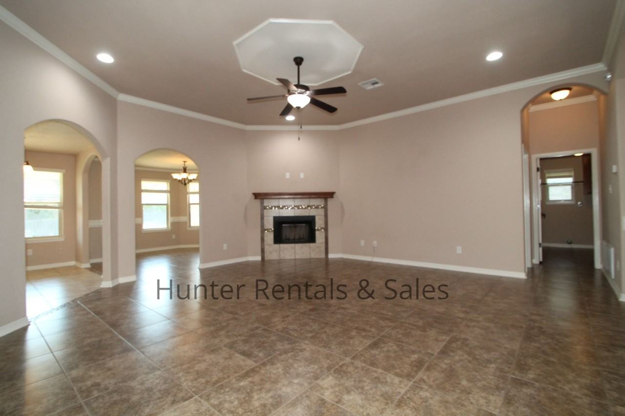 2522 Boxwood Dr - Photo 6 of 33