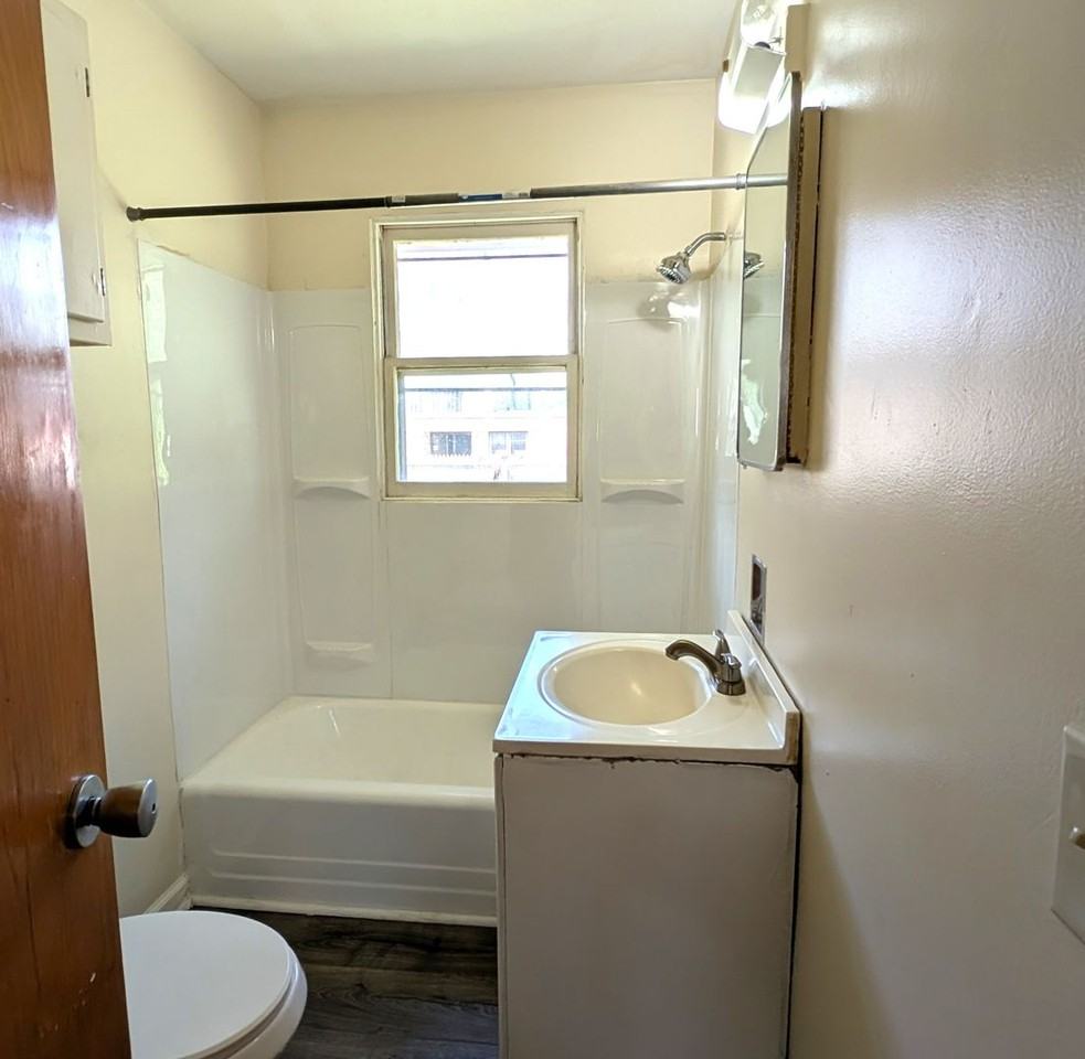 1741 Roberts St - Photo 6 of 10