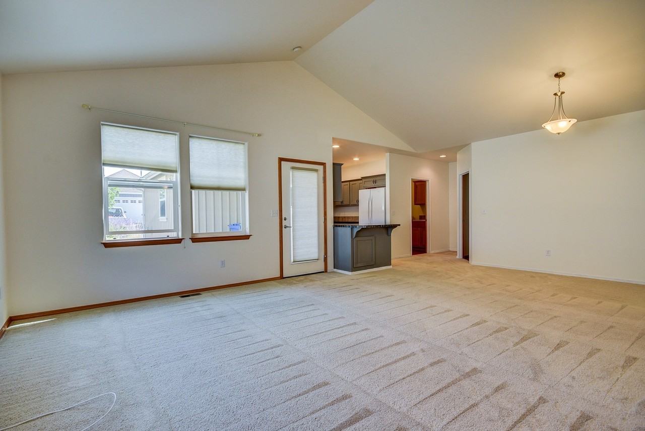 1232 Sw Xavier Dr - Photo 7 of 19