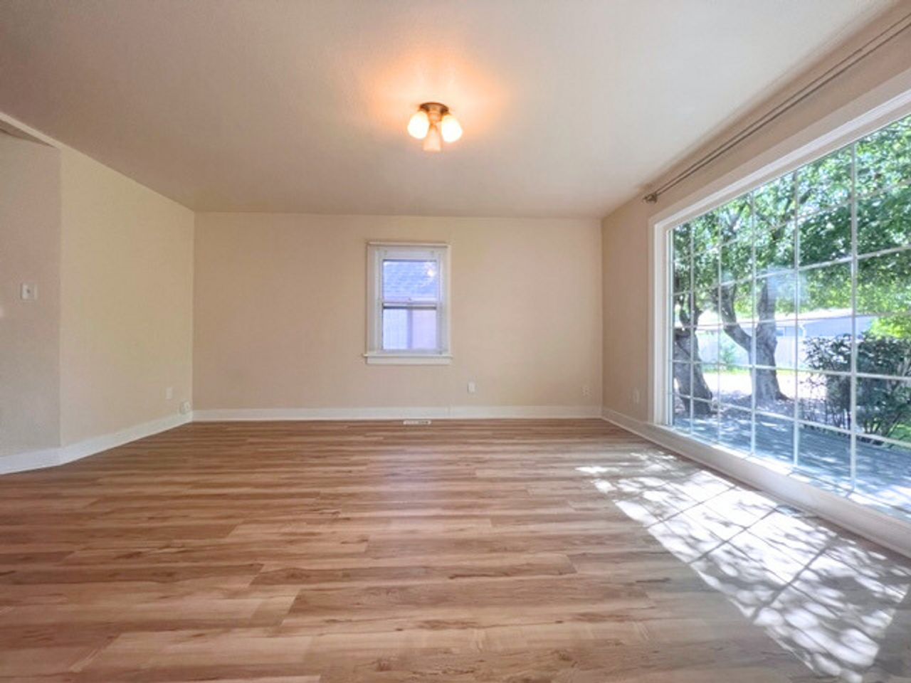 4022 N Christine St - Photo 5 of 24