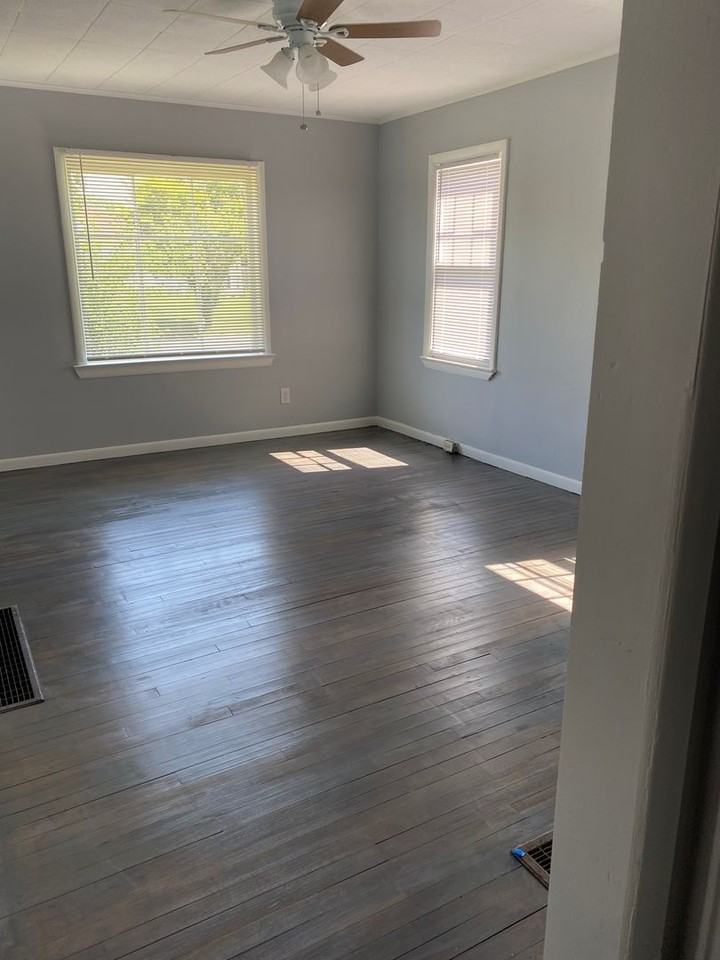 2503 Vendome Dr - Photo 2 of 9