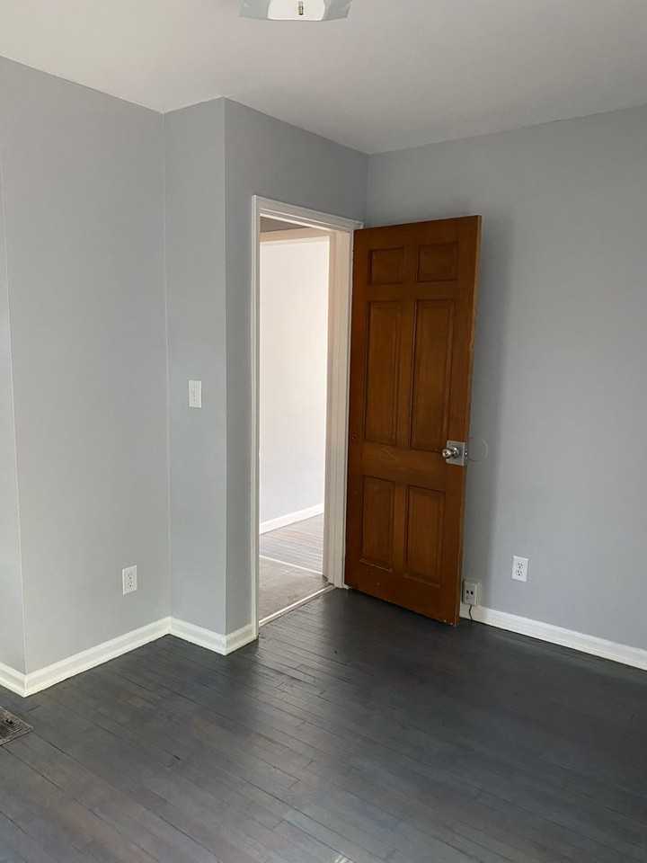 2503 Vendome Dr - Photo 4 of 9