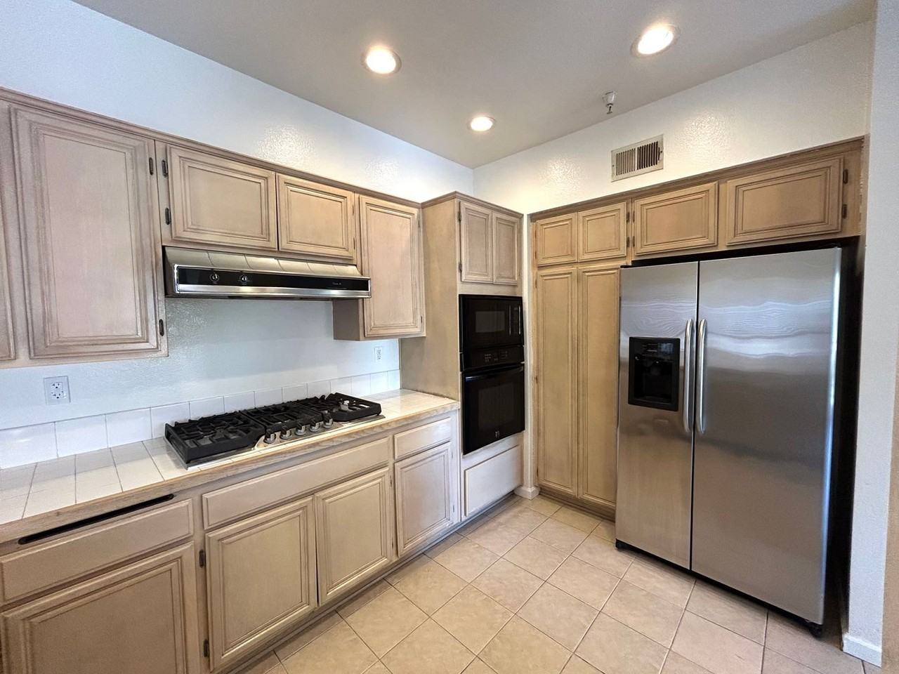 13967 Lemoli Ave - Photo 5 of 21