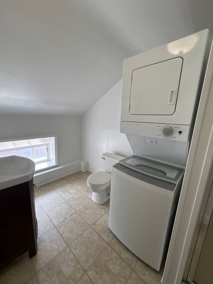 36 N Beaver St 3rd Fl - Photo 4 of 20