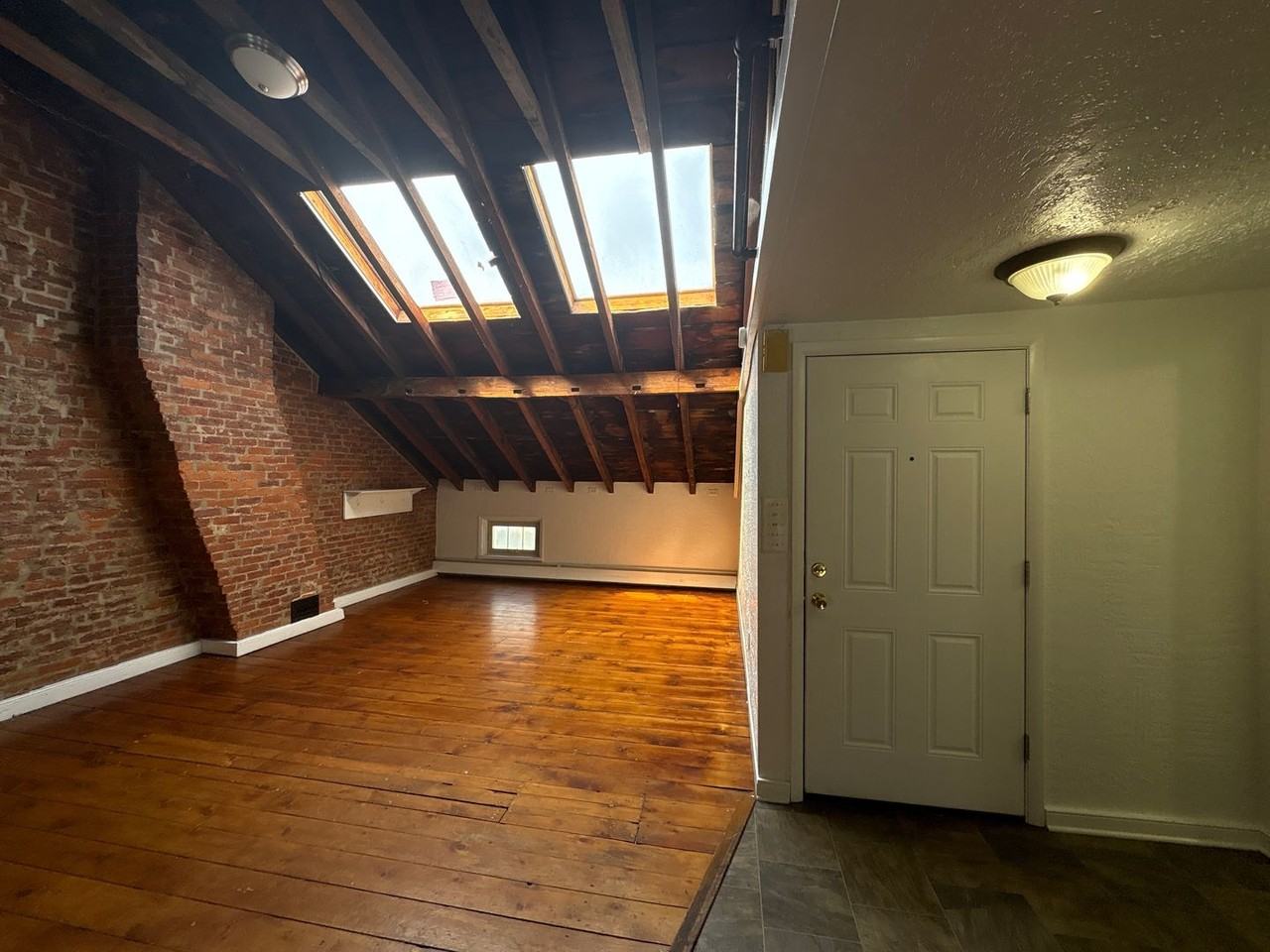 36 N Beaver St 3rd Fl - Photo 5 of 20