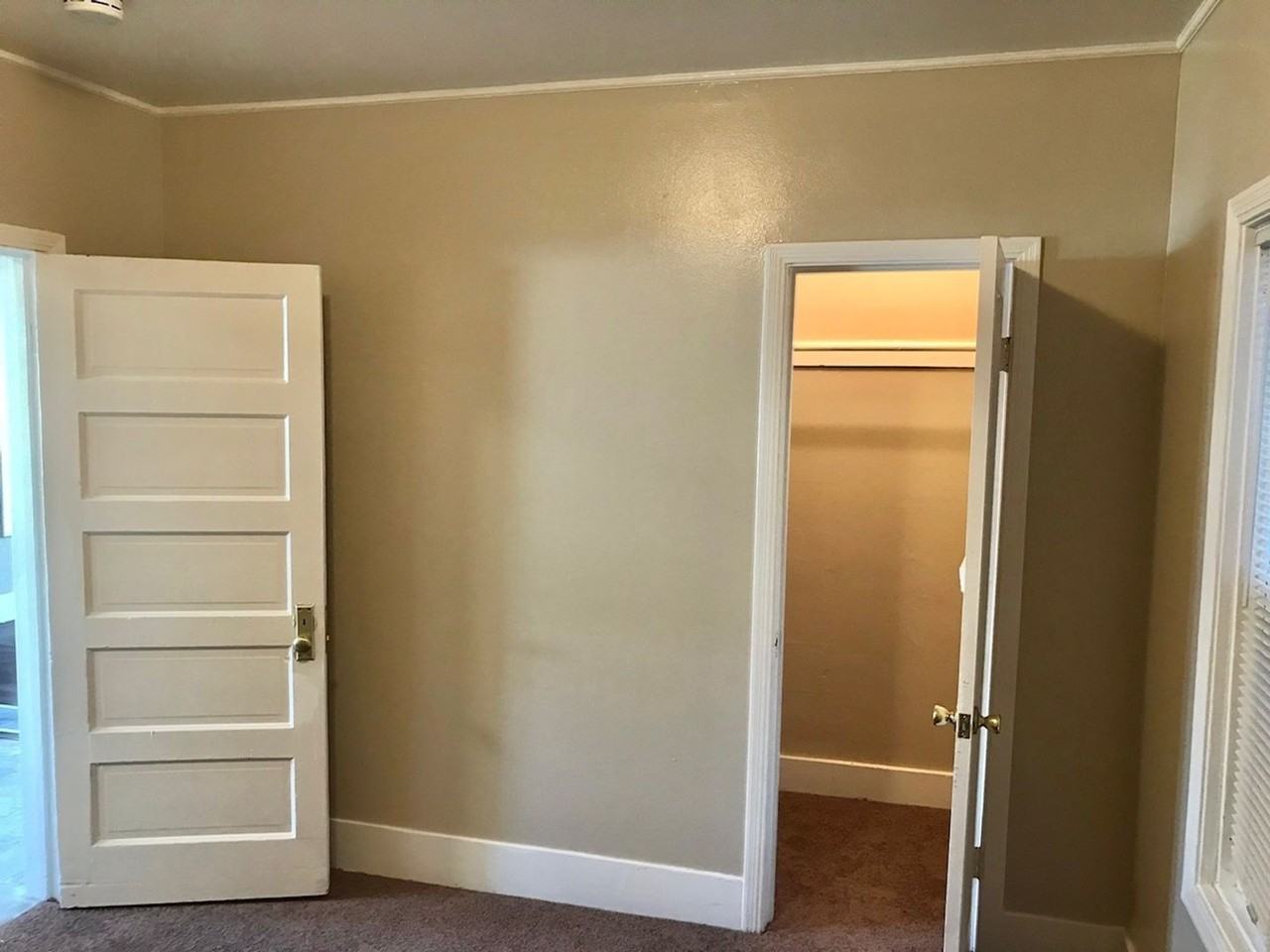 3521 Center Ave - Photo 6 of 11