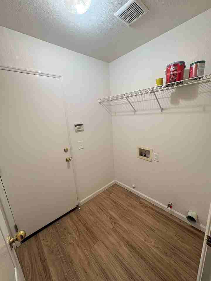 3832 W Sweet Ave - Photo 4 of 32
