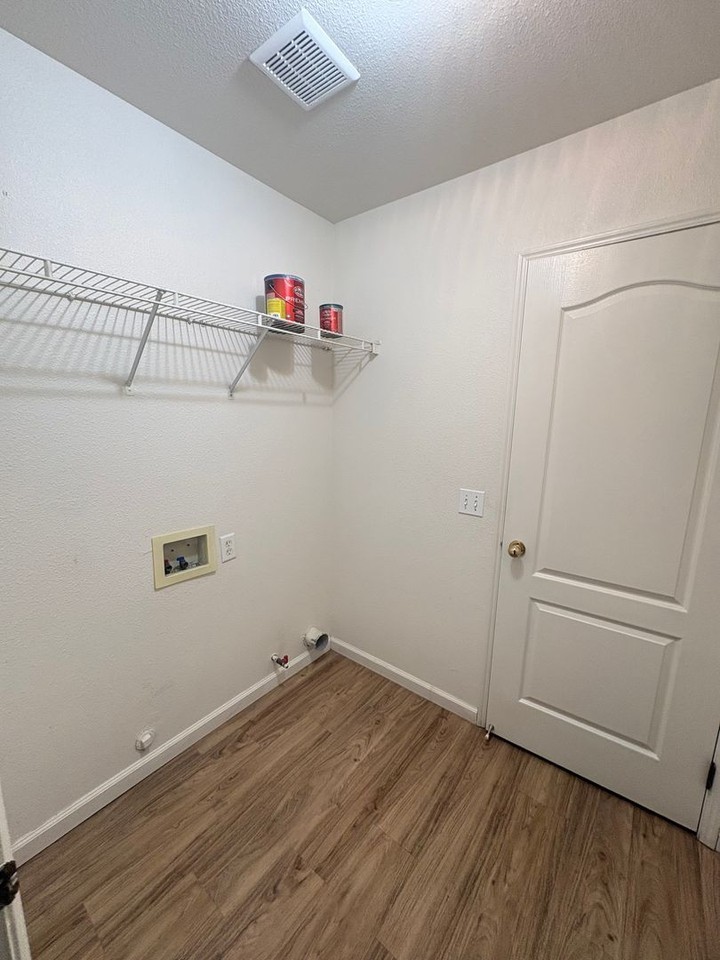 3832 W Sweet Ave - Photo 5 of 32