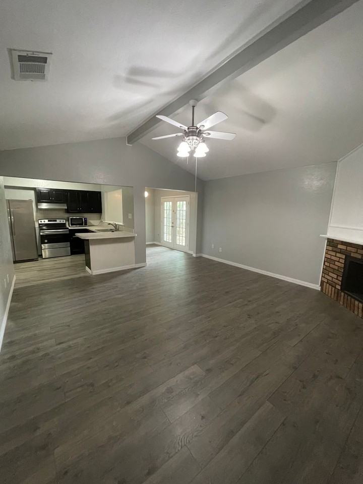 913 E Timberview Ln - Photo 5 of 13