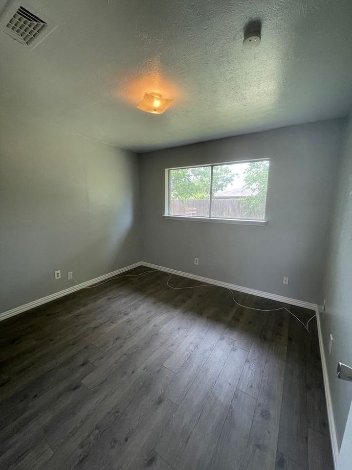 913 E Timberview Ln - Photo 6 of 13