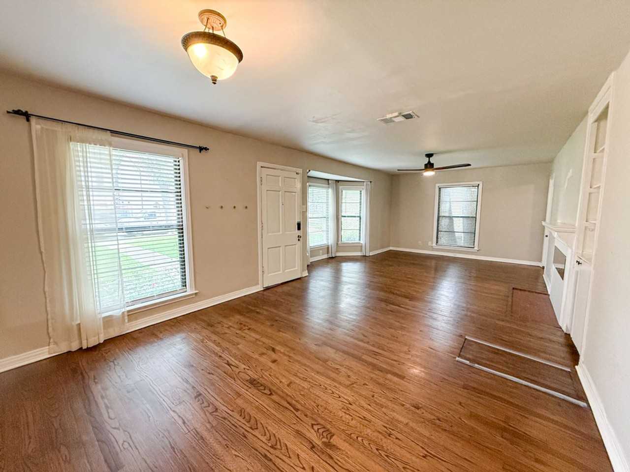 3766 Park Ln - Photo 4 of 22