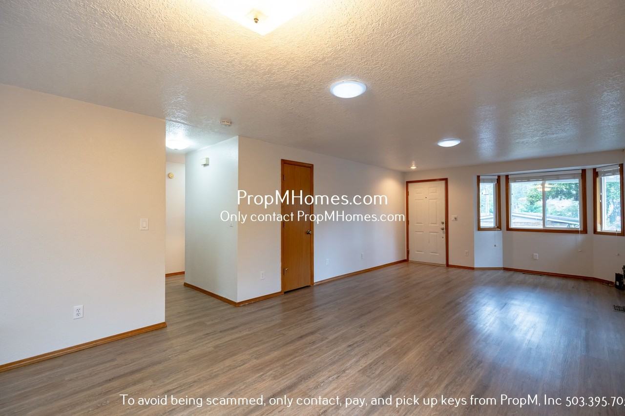 2627 Se Park Ave - Photo 2 of 19
