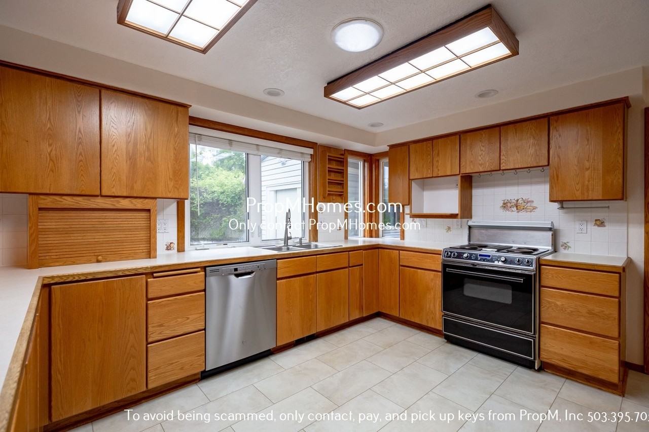 2627 Se Park Ave - Photo 6 of 19