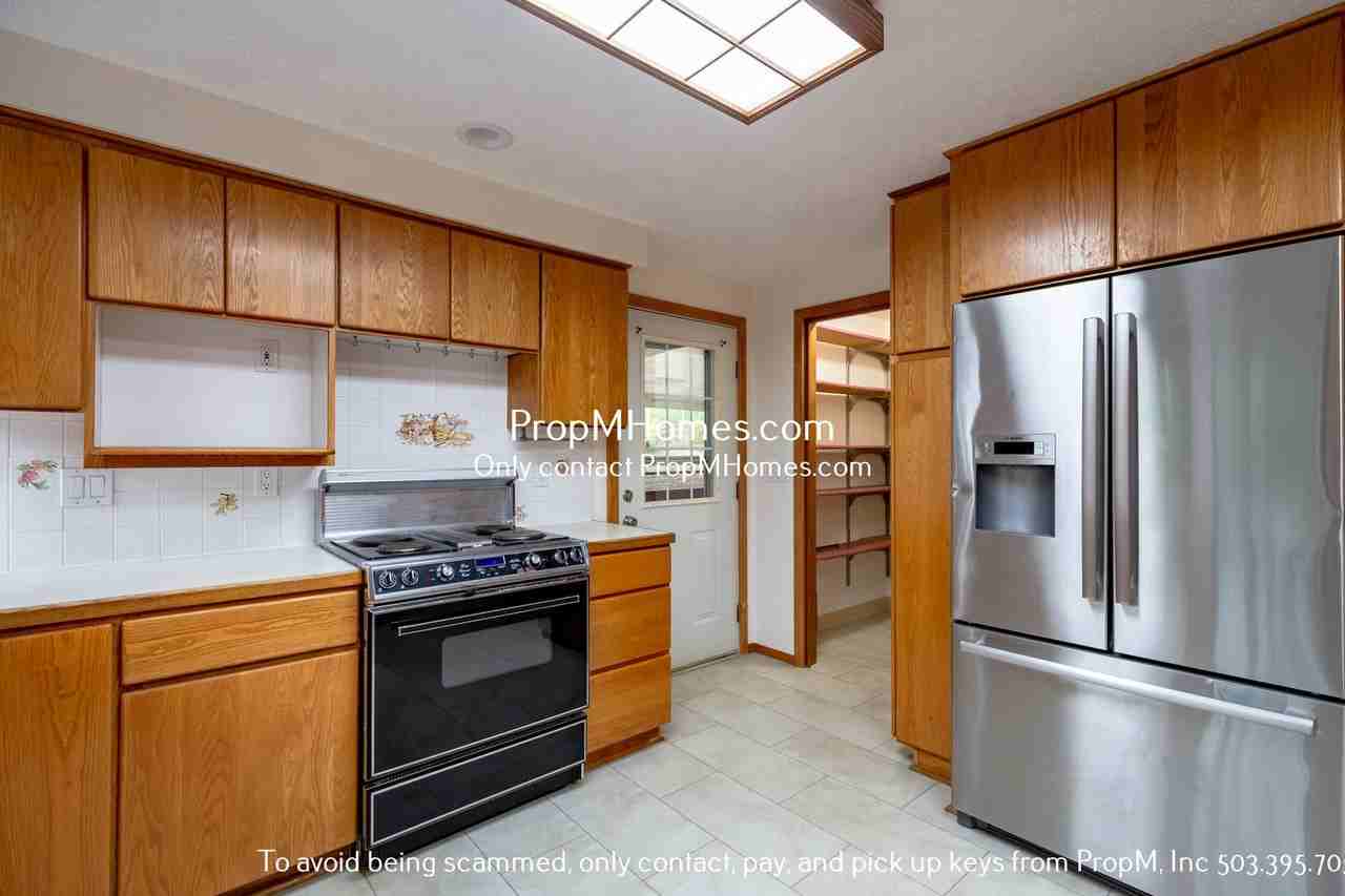 2627 Se Park Ave - Photo 7 of 19