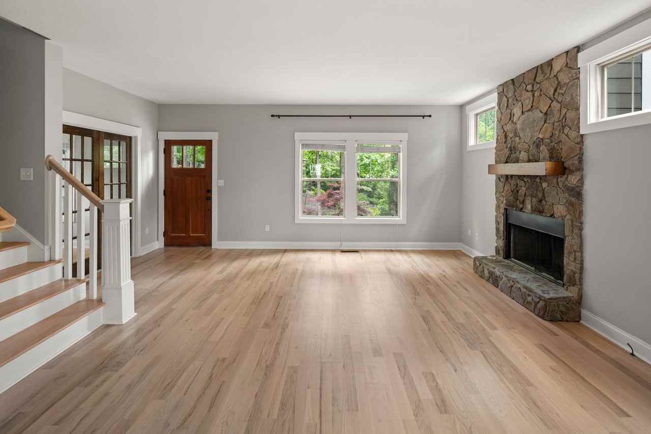 34 Pinecroft Rd - Photo 3 of 28