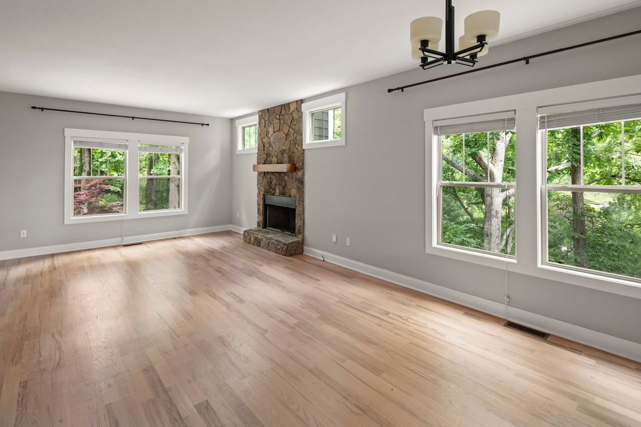 34 Pinecroft Rd - Photo 4 of 28