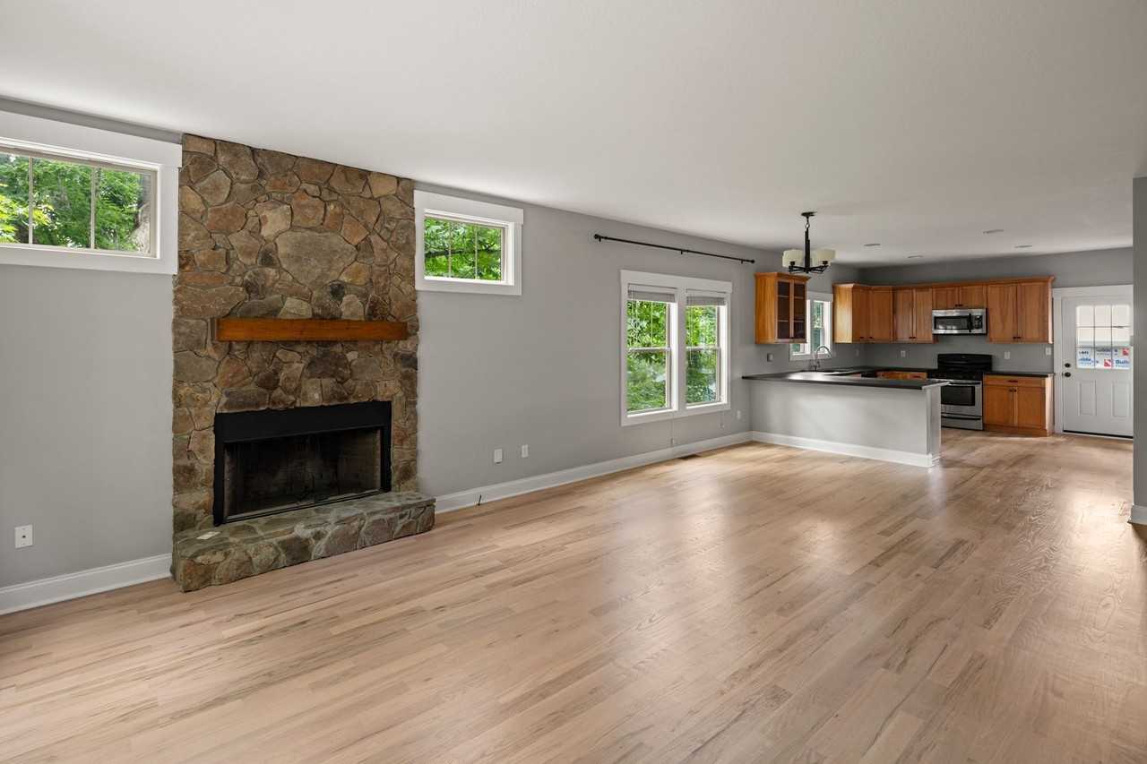 34 Pinecroft Rd - Photo 5 of 28