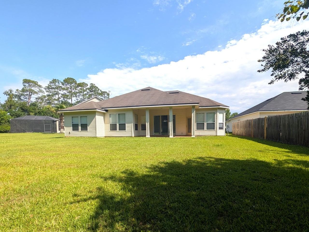 5190 Johnson Lake Ct - Photo 2 of 21