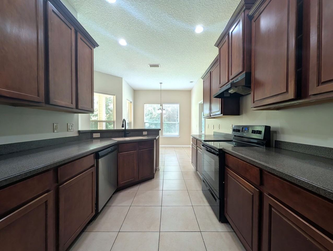5190 Johnson Lake Ct - Photo 6 of 21